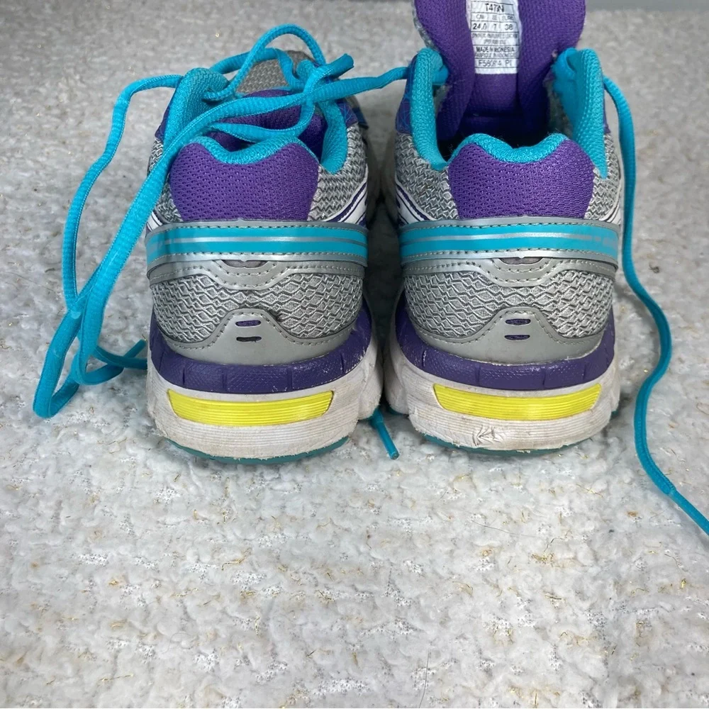 ✨ ASICS Women’s Athletic Running Shoes Size 7